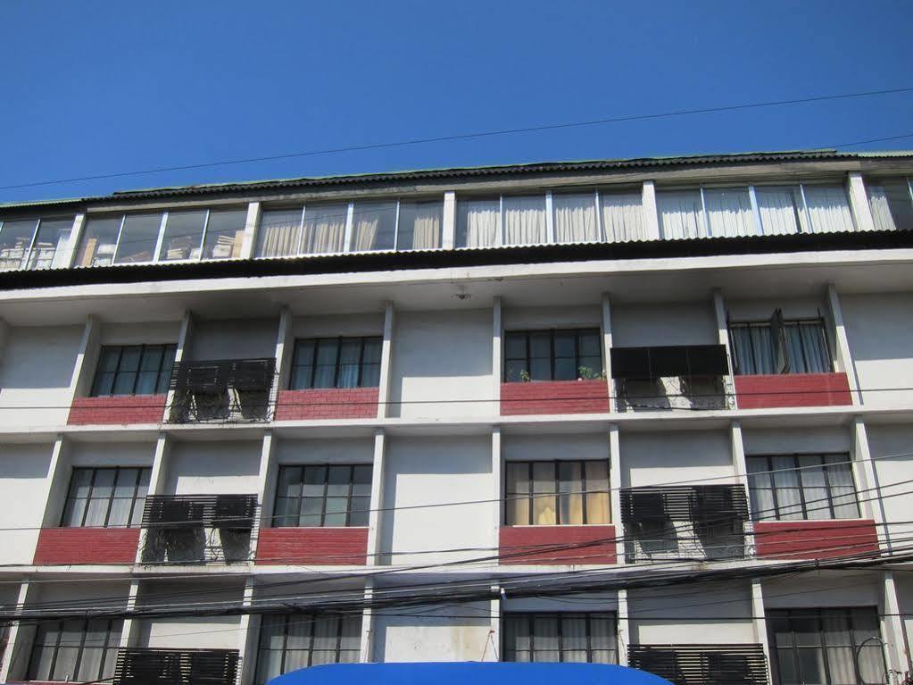 El Rico Suite Makati By Reddoorz San Pedro Makati Exterior foto